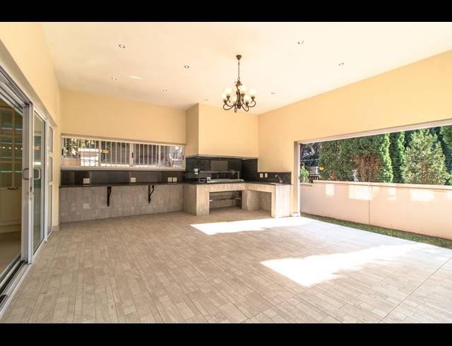 4 BEDROOM HOUSE FOR SALE IN SENDERWOOD